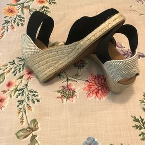 Ladies black wedge shoes. Size 40. Made in Spain.